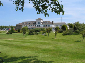 Гостиница Bowood Park Hotel  Кэймлфорд